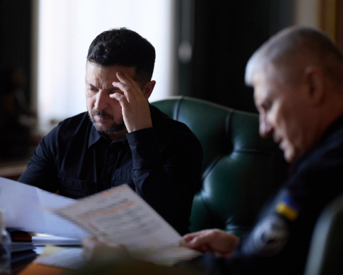 Поки стережуть парад у Москві: Зеленський анонсував нові можливості для “далекобійних санкцій” в РФ
