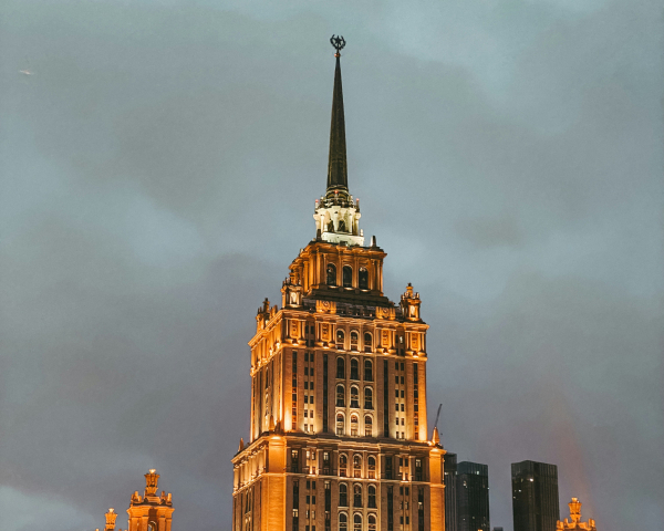 Лавров погрожує безжальною відповіддю у разі зриву параду в Москві