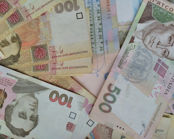 Гривня зміцнилася до долара та євро – курс валют на 15 травня