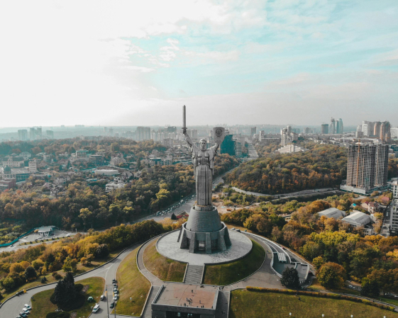 У Києві змінили рух громадського транспорту після російського обстрілу