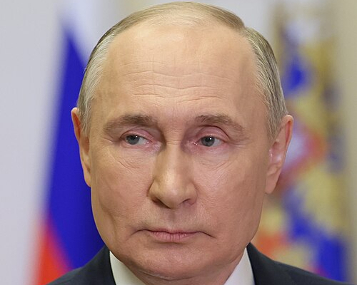 Велика прополка: що у Путіна навколо та під ногами