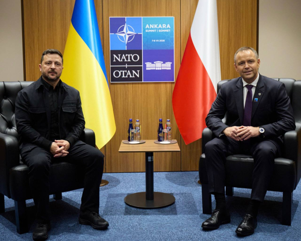 Зеленський і Навроцький провели зустріч на полях саміту НАТО: що відомо