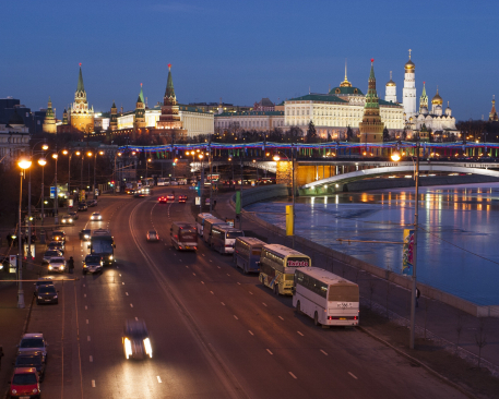 Росія зобов’яже мігрантів користуватися телефонами з електронним профілем