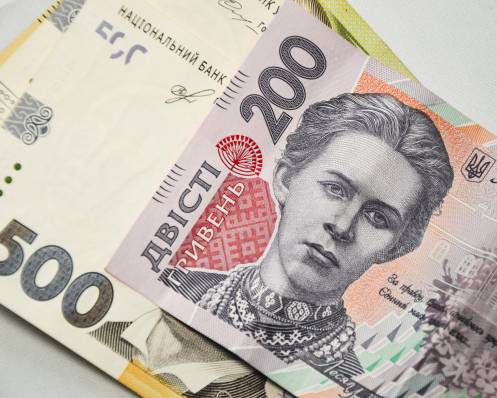 Середня зарплата в Україні зросла до 32,8 тис. грн