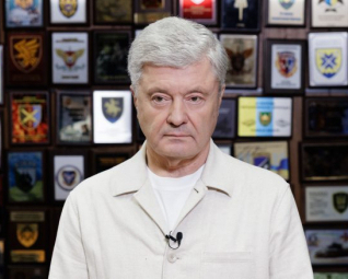На тлі чергового обстрілу Порошенко закликав монобільшість повернутися до роботи