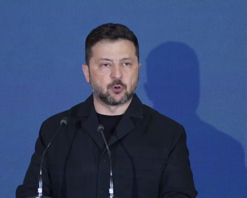 Кожен посол повинен приносити зброю: Зеленський поставив нові завдання дипломатам