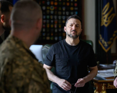Утричі менше ракет: Зеленський заявив про можливі політичні мотиви скорочення поставок