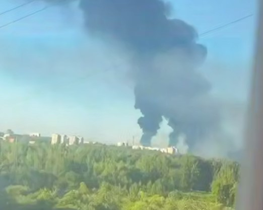 “Росія повинна обрати мир”: Зеленський підтвердив ураження НПЗ “Башнефть-Новойл” та “Славнефть-Янос”