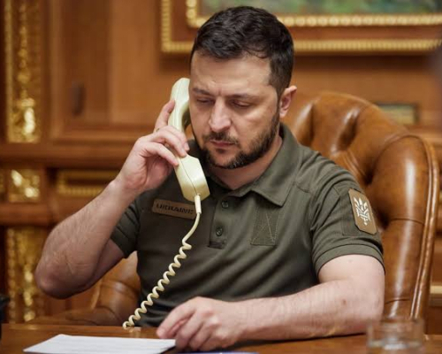 Скільки Зеленському треба часу та помічників на мільйон дзвінків щомісяця