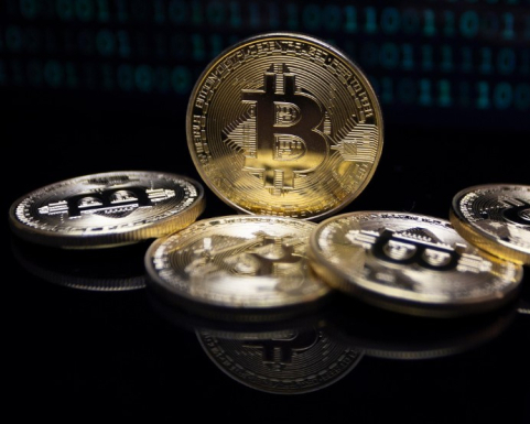 Bitcoin різко здорожчав та сколихнув крипторинок